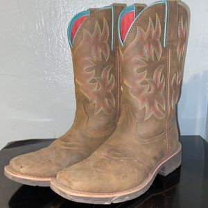 Woman’s Ariat Boots